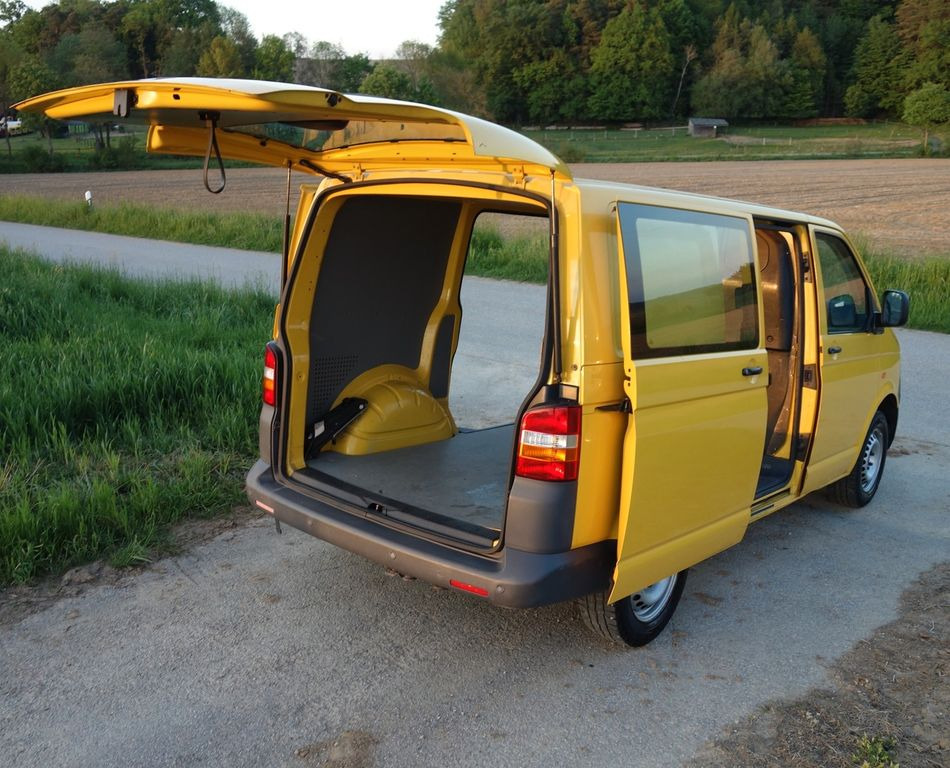 Volkswagen T5 1.9 TDI Transporter 2xSchiebetüre 1.Hand - Minibusz, Kisbusz: 5 kép. Volkswagen T5 1.9 TDI Transporter 2xSchiebetüre 1.Hand - Minibusz, Kisbusz: 5 kép.