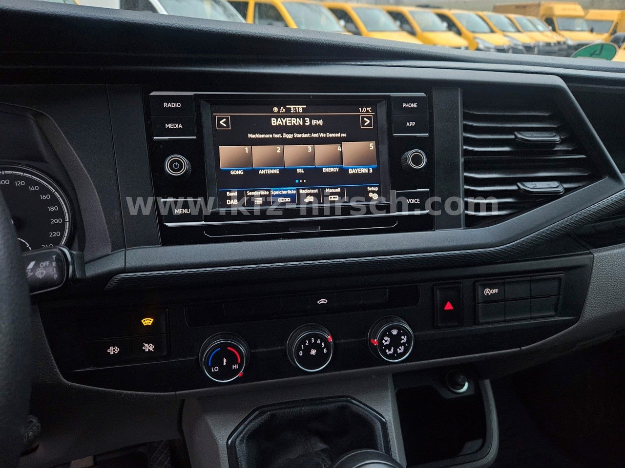 Kisbusz Volkswagen T6.1 Transporter LANG MAXI 2xSchiebetüre Camera: 12 kép.