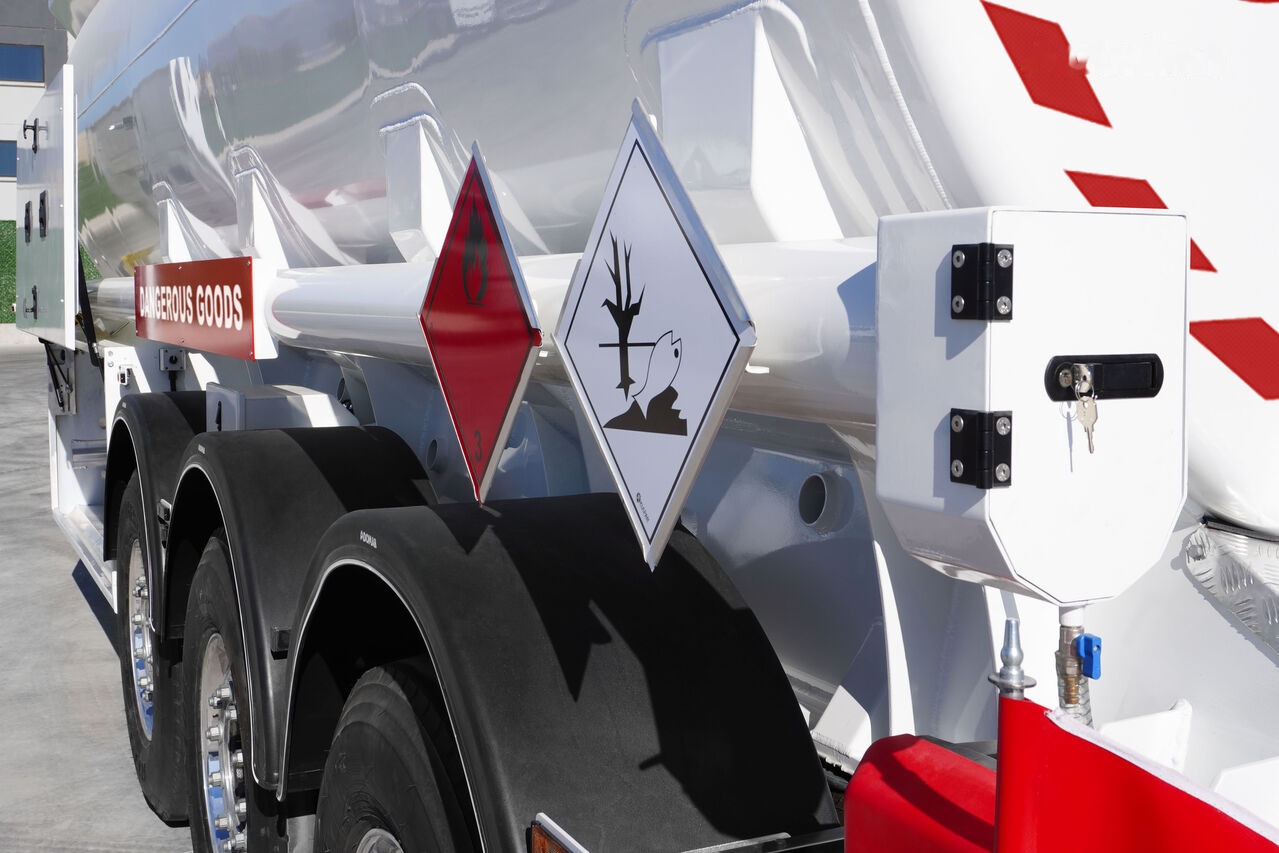 Új Tartályos félpótkocsi a következők szállításához üzemanyag EFEMMAK E.FAST.GN.38.5 ADR Aluminum Fuel Trailer: 7 kép. Új Tartályos félpótkocsi a következők szállításához üzemanyag EFEMMAK E.FAST.GN.38.5 ADR Aluminum Fuel Trailer: 7 kép.