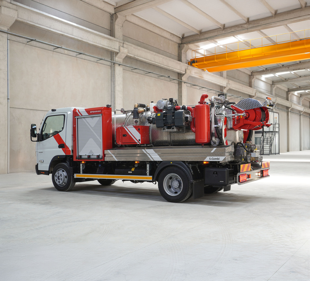 Új Szippantós autó a következők szállításához ital EFEMMAK S-Combi Combined Sewer Jetting And Vacuum Vehicle: 12 kép.