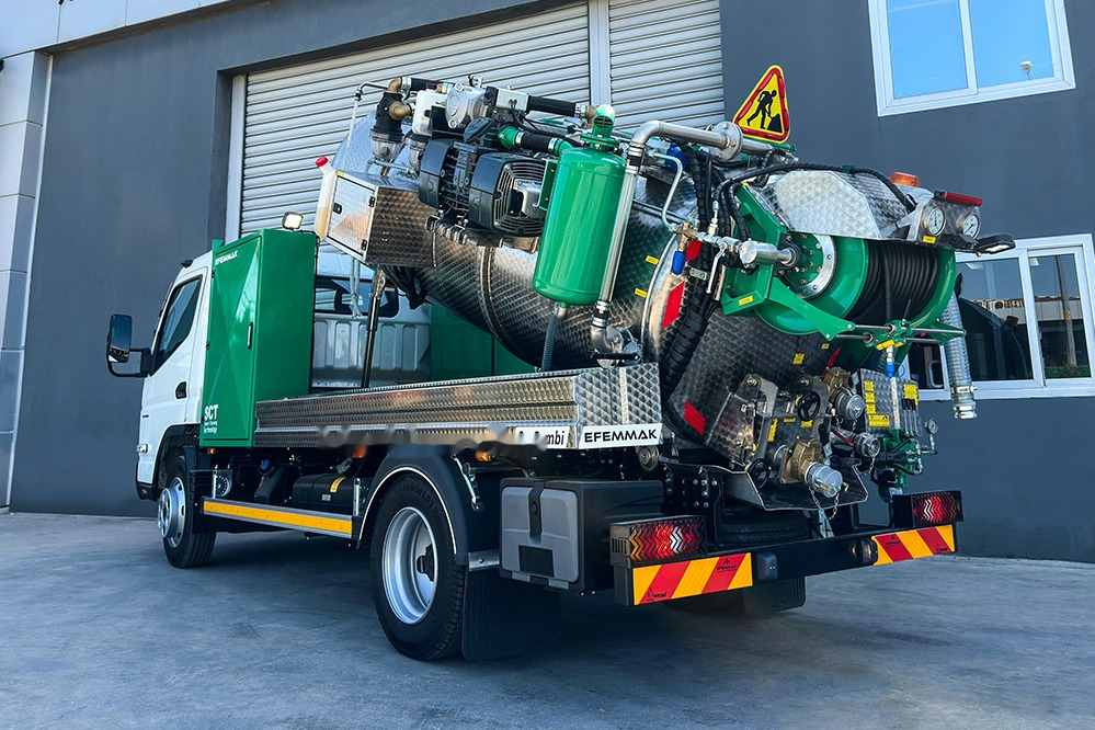 Új Szippantós autó a következők szállításához ital EFEMMAK S-Combi Combined Sewer Jetting And Vacuum Vehicle: 6 kép.