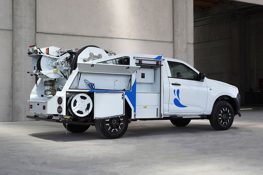 EFEMMAK Xs-Combi Combined Sewer Jetting And Vacuum Vehicle - Szippantós autó: 3 kép. EFEMMAK Xs-Combi Combined Sewer Jetting And Vacuum Vehicle - Szippantós autó: 3 kép.