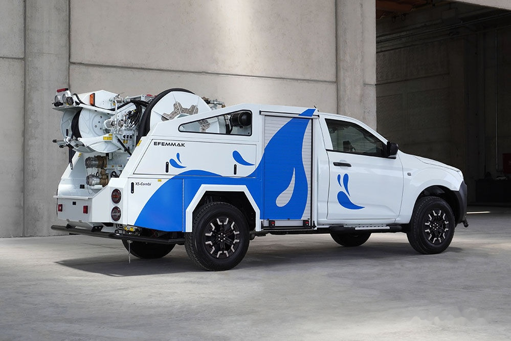 EFEMMAK Xs-Combi Combined Sewer Jetting And Vacuum Vehicle - Szippantós autó: 1 kép. EFEMMAK Xs-Combi Combined Sewer Jetting And Vacuum Vehicle - Szippantós autó: 1 kép.