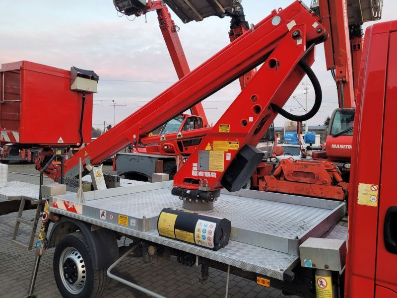 Iveco Daily 35S12 podnośnik koszowy 16 m GSR E169TR - Emelőkosaras teherautó: 4 kép. Iveco Daily 35S12 podnośnik koszowy 16 m GSR E169TR - Emelőkosaras teherautó: 4 kép.