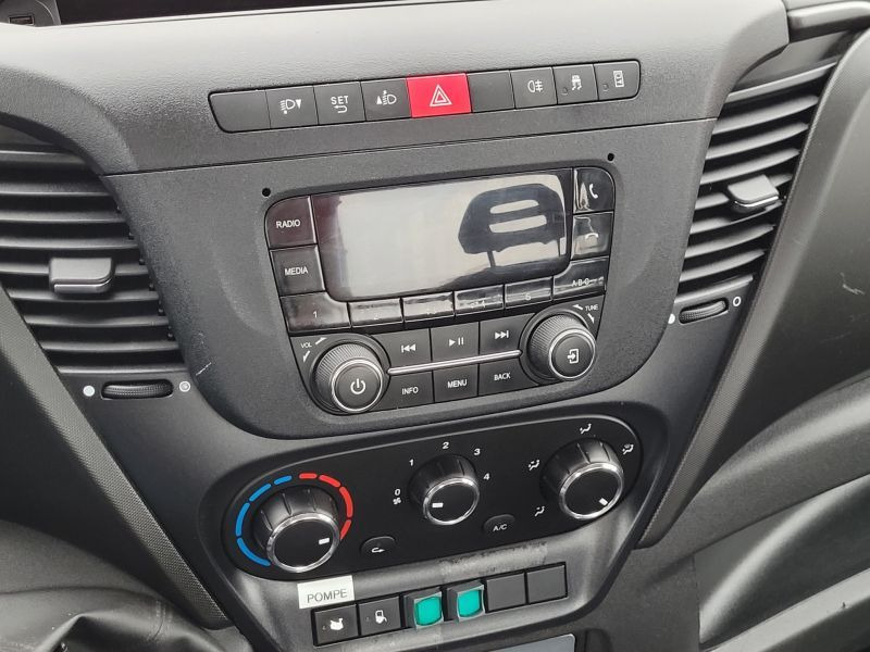 Iveco Daily 35S12 podnośnik koszowy 17 m CTE B-Lift 17 - Emelőkosaras teherautó: 3 kép. Iveco Daily 35S12 podnośnik koszowy 17 m CTE B-Lift 17 - Emelőkosaras teherautó: 3 kép.