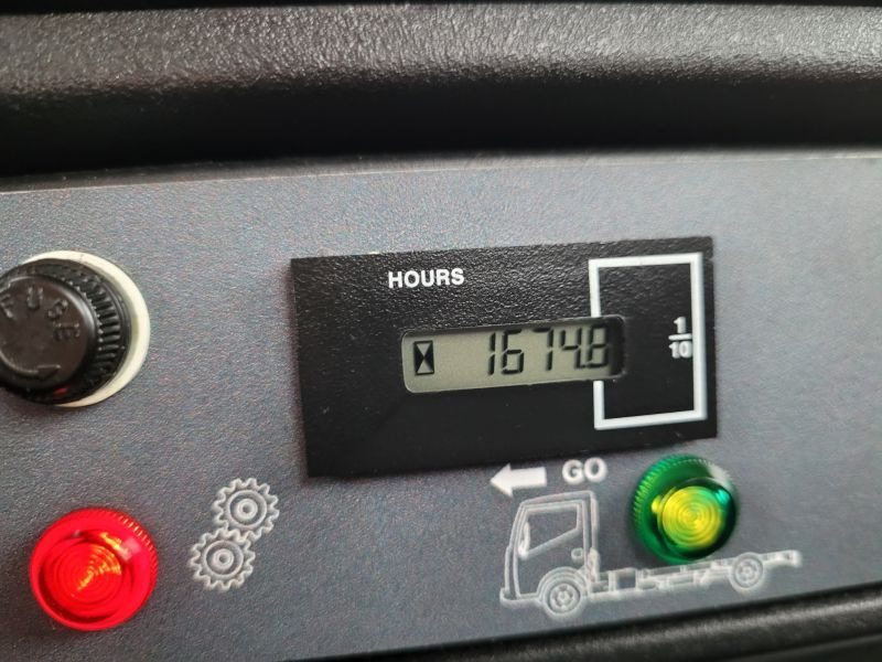 Emelőkosaras teherautó Iveco Daily 35S12 podnośnik koszowy 17 m CTE B-Lift 17: 6 kép. Emelőkosaras teherautó Iveco Daily 35S12 podnośnik koszowy 17 m CTE B-Lift 17: 6 kép.