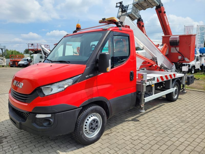 Iveco Daily 35S12 podnośnik koszowy 21 m Multitel MX210 - Emelőkosaras teherautó: 1 kép. Iveco Daily 35S12 podnośnik koszowy 21 m Multitel MX210 - Emelőkosaras teherautó: 1 kép.