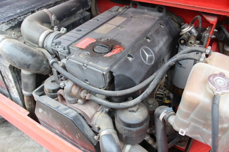 Ładowarka 4x4 obrotowa teleskopowa Manitou MRT 2150 Privilege - Teleszkópos rakodó: 5 kép. Ładowarka 4x4 obrotowa teleskopowa Manitou MRT 2150 Privilege - Teleszkópos rakodó: 5 kép.