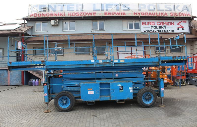 Podnośnik nożycowy 4x4 spalinowy 15 m Skyjack SJ9241 - Ollós emelő: 5 kép. Podnośnik nożycowy 4x4 spalinowy 15 m Skyjack SJ9241 - Ollós emelő: 5 kép.