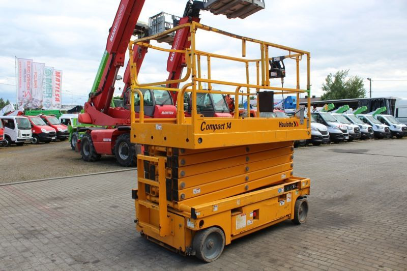 Podnośnik nożycowy elektryczny 14 m Haulotte Compact 14 - Ollós emelő: 3 kép. Podnośnik nożycowy elektryczny 14 m Haulotte Compact 14 - Ollós emelő: 3 kép.