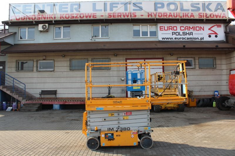 Podnośnik nożycowy elektryczny 9 m Imer IM7380 - Ollós emelő: 5 kép. Podnośnik nożycowy elektryczny 9 m Imer IM7380 - Ollós emelő: 5 kép.