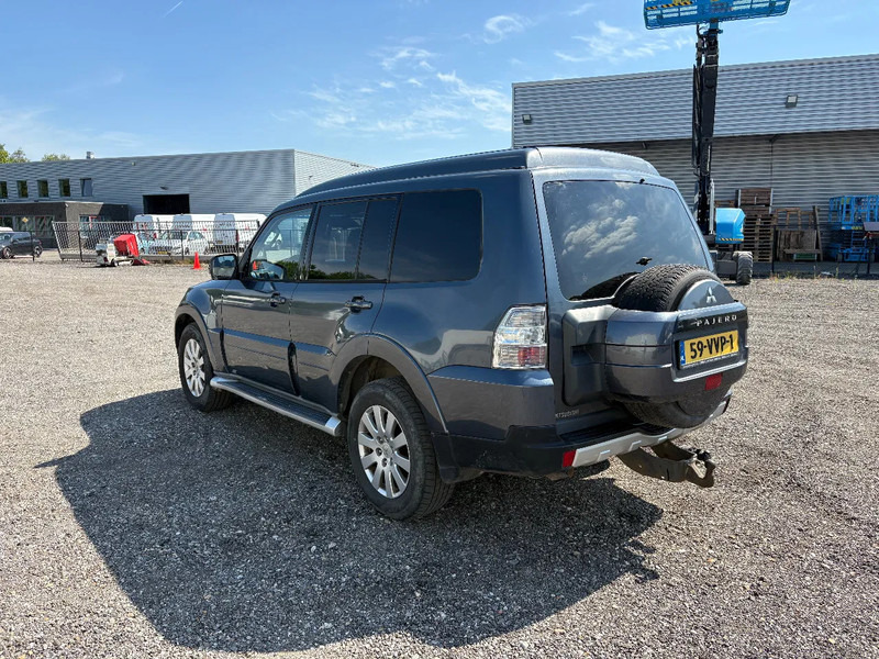 Mitsubishi Pajero PAJERO 3.2 DID AT LWB HRV PAJERO PAJERO 3.2 DID AT LWB HRV / 4x4 / - Autó: 2 kép. Mitsubishi Pajero PAJERO 3.2 DID AT LWB HRV PAJERO PAJERO 3.2 DID AT LWB HRV / 4x4 / - Autó: 2 kép.