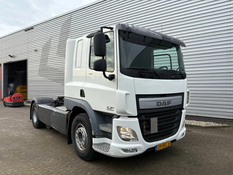 DAF CF 440 6x2 / HOLLAND TRUCK / LOW KM / NEW APK - TUV / BULK COMPRESSOR / ADR I II III / - Nyergesvontató: 1 kép. DAF CF 440 6x2 / HOLLAND TRUCK / LOW KM / NEW APK - TUV / BULK COMPRESSOR / ADR I II III / - Nyergesvontató: 1 kép.
