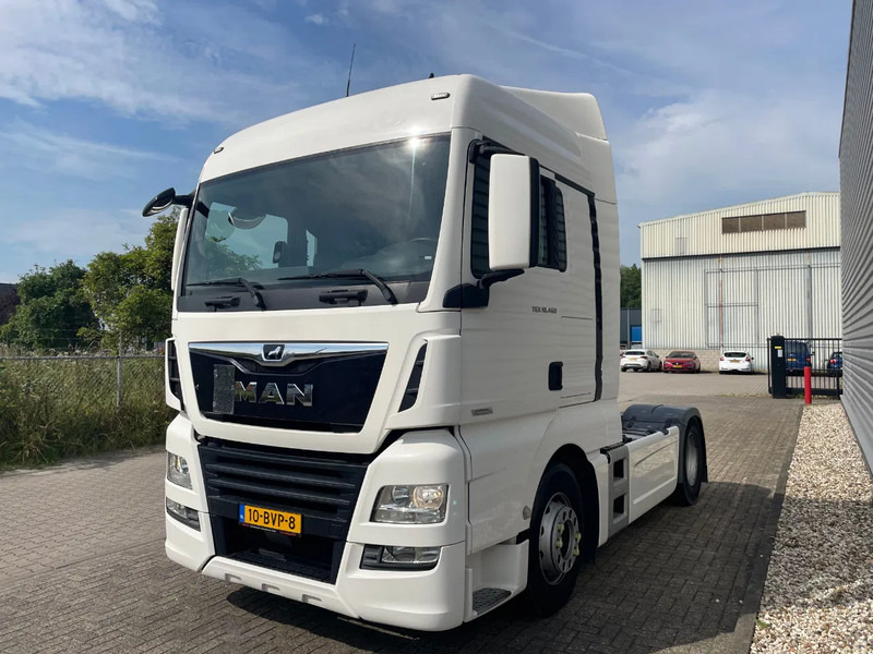 MAN TGX 18.460 / 4x2 / RETARDER / APK - TUV JUNI 2026 / - Nyergesvontató: 2 kép. MAN TGX 18.460 / 4x2 / RETARDER / APK - TUV JUNI 2026 / - Nyergesvontató: 2 kép.