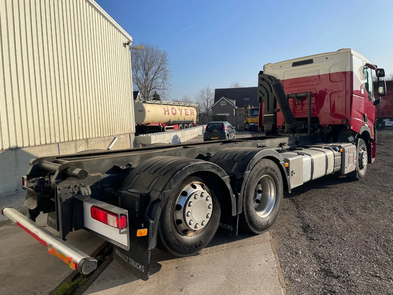 Renault T / 6x2 VOLLEDIG LUCHTGEVEERD / ALU VELGEN / HANDGESCHAKELD / LOW KM / ALU KIPPER 22.5 M3 - Billenőplatós teherautó: 4 kép. Renault T / 6x2 VOLLEDIG LUCHTGEVEERD / ALU VELGEN / HANDGESCHAKELD / LOW KM / ALU KIPPER 22.5 M3 - Billenőplatós teherautó: 4 kép.