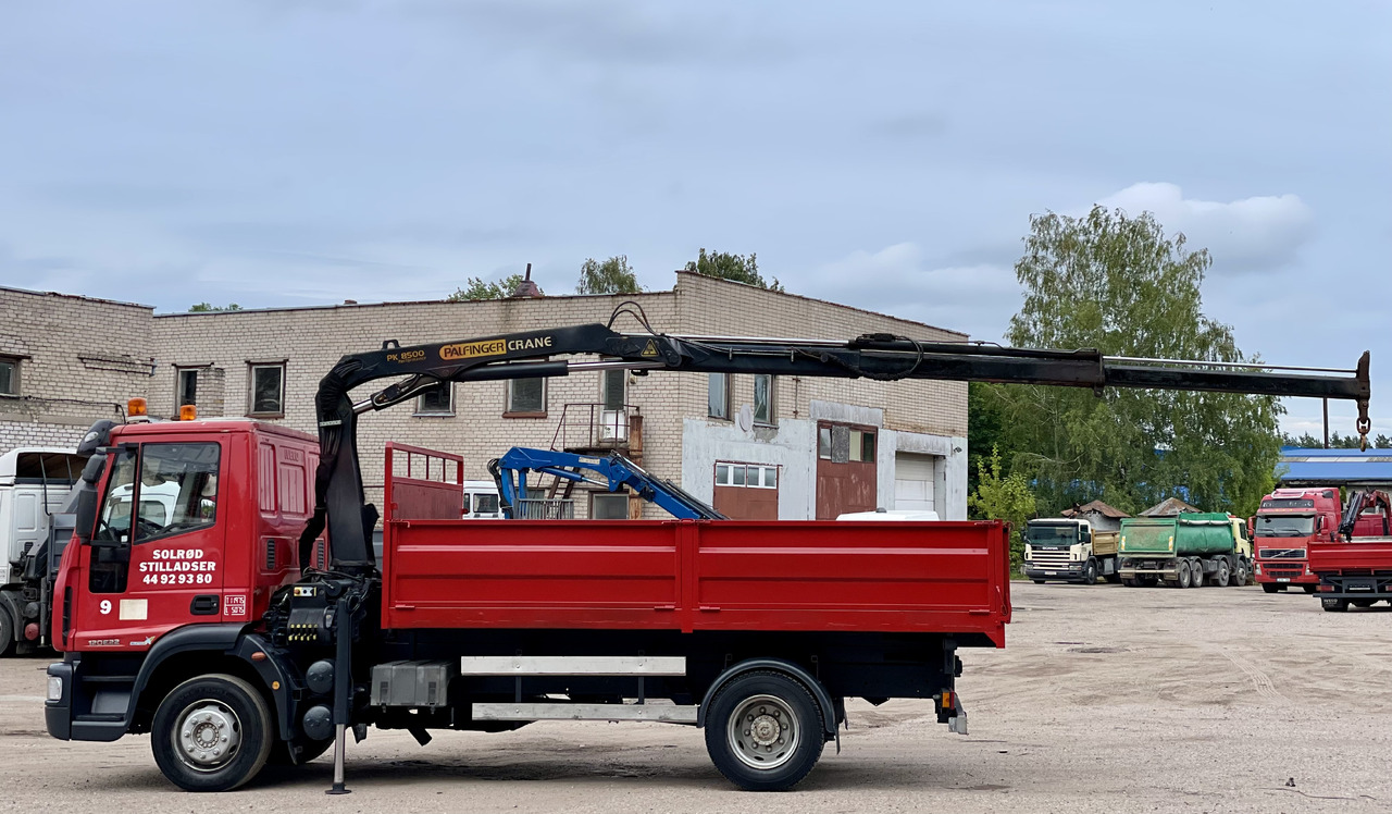 IVECO EUROCARGO - Darus autó: 4 kép. IVECO EUROCARGO - Darus autó: 4 kép.