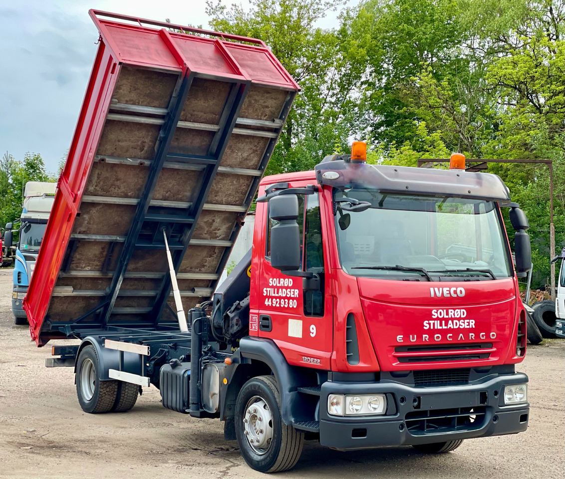 IVECO EUROCARGO - Darus autó: 2 kép. IVECO EUROCARGO - Darus autó: 2 kép.