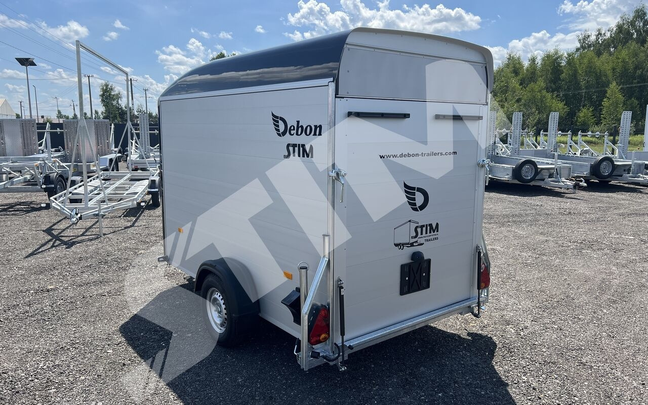 Cheval Liberté C300 - Pótkocsi dobozos: 5 kép. Cheval Liberté C300 - Pótkocsi dobozos: 5 kép.