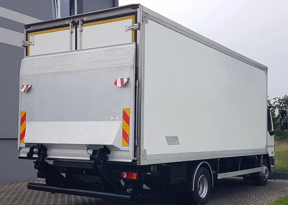 DAF LF 45.180 WINDA CHŁODNIA 15EP - Hűtős teherautó: 4 kép. DAF LF 45.180 WINDA CHŁODNIA 15EP - Hűtős teherautó: 4 kép.