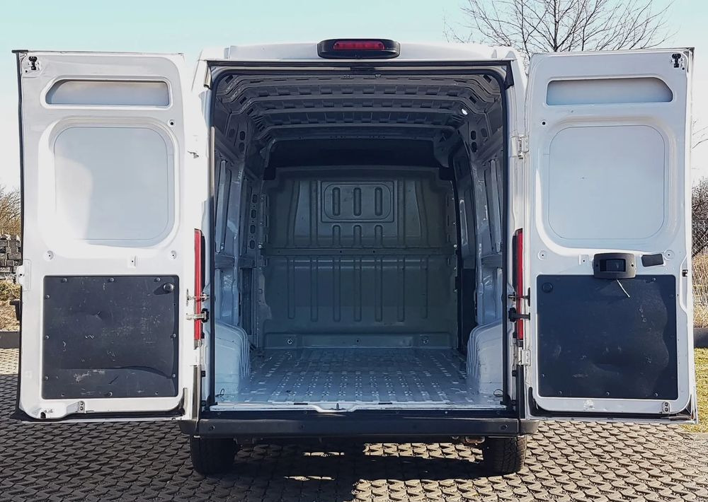 Fiat Ducato L3H2 Blaszak DŁUGI WYSOKI 2,3 MJ KLIMATYZACJA Multijet - Furgon: 5 kép. Fiat Ducato L3H2 Blaszak DŁUGI WYSOKI 2,3 MJ KLIMATYZACJA Multijet - Furgon: 5 kép.