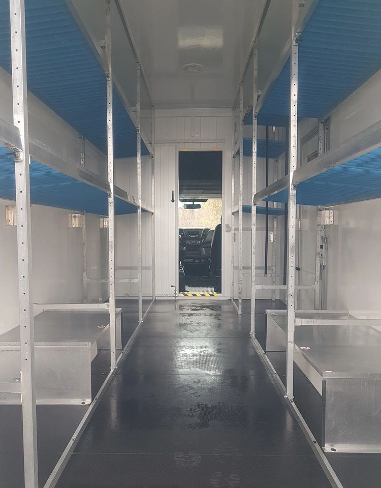 Lakóautó Iveco DAILY KONTENER NISKOPODŁOGOWY 4,43x2,23x2,42 SKLEP BAR FOODTRUCK KAMPER KLIMA: 20 kép.