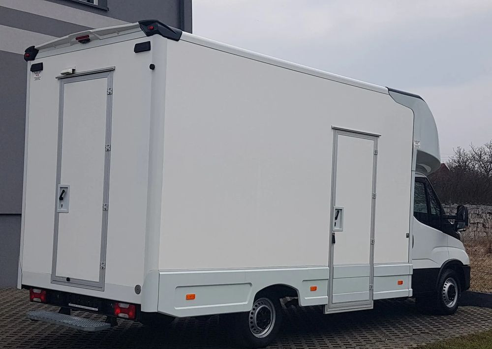 Iveco DAILY KONTENER NISKOPODŁOGOWY 4,43x2,23x2,42 SKLEP BAR FOODTRUCK KAMPER KLIMA - Lakóautó: 4 kép. Iveco DAILY KONTENER NISKOPODŁOGOWY 4,43x2,23x2,42 SKLEP BAR FOODTRUCK KAMPER KLIMA - Lakóautó: 4 kép.