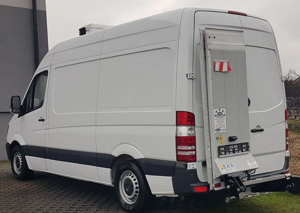 Mercedes-Benz SPRINTER WINDA CHŁODNIA AGREGAT IZOTERMA DŁUGI WYSOKI KLIMA - Hűtős kisteherautó: 3 kép. Mercedes-Benz SPRINTER WINDA CHŁODNIA AGREGAT IZOTERMA DŁUGI WYSOKI KLIMA - Hűtős kisteherautó: 3 kép.