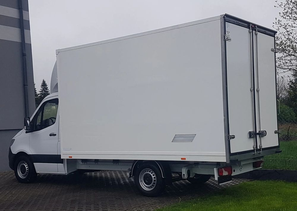 Mercedes-Benz Sprinter KONTENER 8EP 4,11x2,15x2,30 KLIMA 314 CDI MANUAL KRAJOWY AC - Dobozos kisteherautó: 3 kép. Mercedes-Benz Sprinter KONTENER 8EP 4,11x2,15x2,30 KLIMA 314 CDI MANUAL KRAJOWY AC - Dobozos kisteherautó: 3 kép.