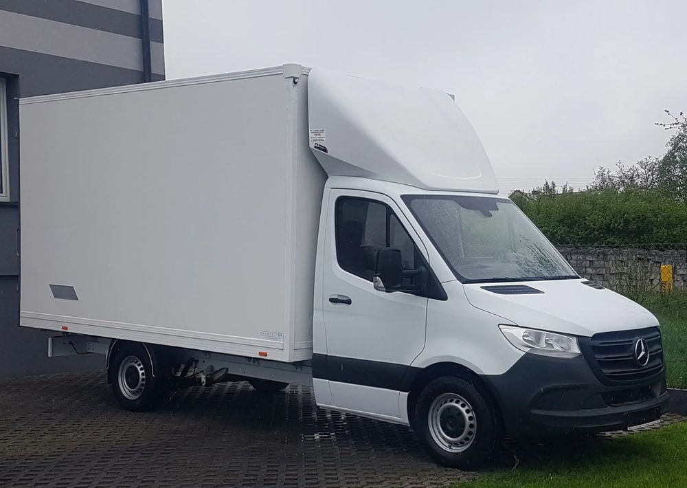 Mercedes-Benz Sprinter KONTENER 8EP 4,11x2,15x2,30 KLIMA 314 CDI MANUAL KRAJOWY AC - Dobozos kisteherautó: 1 kép. Mercedes-Benz Sprinter KONTENER 8EP 4,11x2,15x2,30 KLIMA 314 CDI MANUAL KRAJOWY AC - Dobozos kisteherautó: 1 kép.