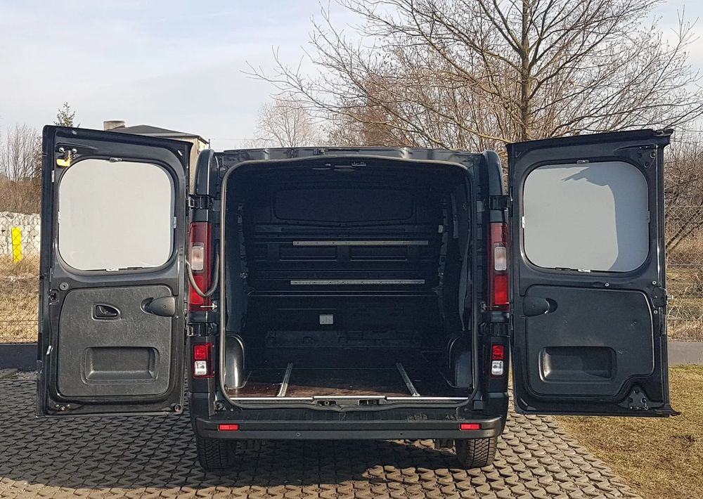 Renault TRAFIC KLIMA TEMPOMAT 1,6 DCI 145 BLASZAK VAN FURGON KRAJOWY L1H1 - Kis furgon: 5 kép. Renault TRAFIC KLIMA TEMPOMAT 1,6 DCI 145 BLASZAK VAN FURGON KRAJOWY L1H1 - Kis furgon: 5 kép.