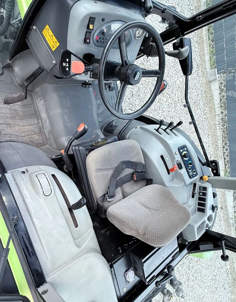 Traktor Claas * Ciągnik Traktor CLAAS 240 F NEXOS * 4x4 * Sadowniczy * Tur MX F304 * TUZ * Wałek WOM: 13 kép. Traktor Claas * Ciągnik Traktor CLAAS 240 F NEXOS * 4x4 * Sadowniczy * Tur MX F304 * TUZ * Wałek WOM: 13 kép.