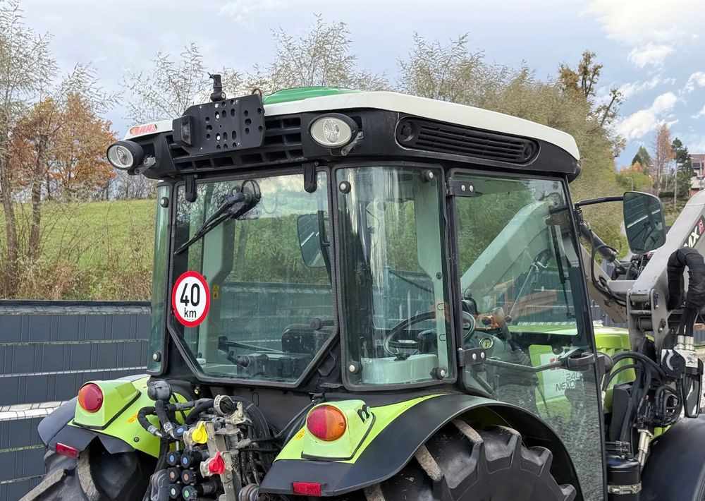 Traktor Claas * Ciągnik Traktor CLAAS 240 F NEXOS * 4x4 * Sadowniczy * Tur MX F304 * TUZ * Wałek WOM: 20 kép. Traktor Claas * Ciągnik Traktor CLAAS 240 F NEXOS * 4x4 * Sadowniczy * Tur MX F304 * TUZ * Wałek WOM: 20 kép.