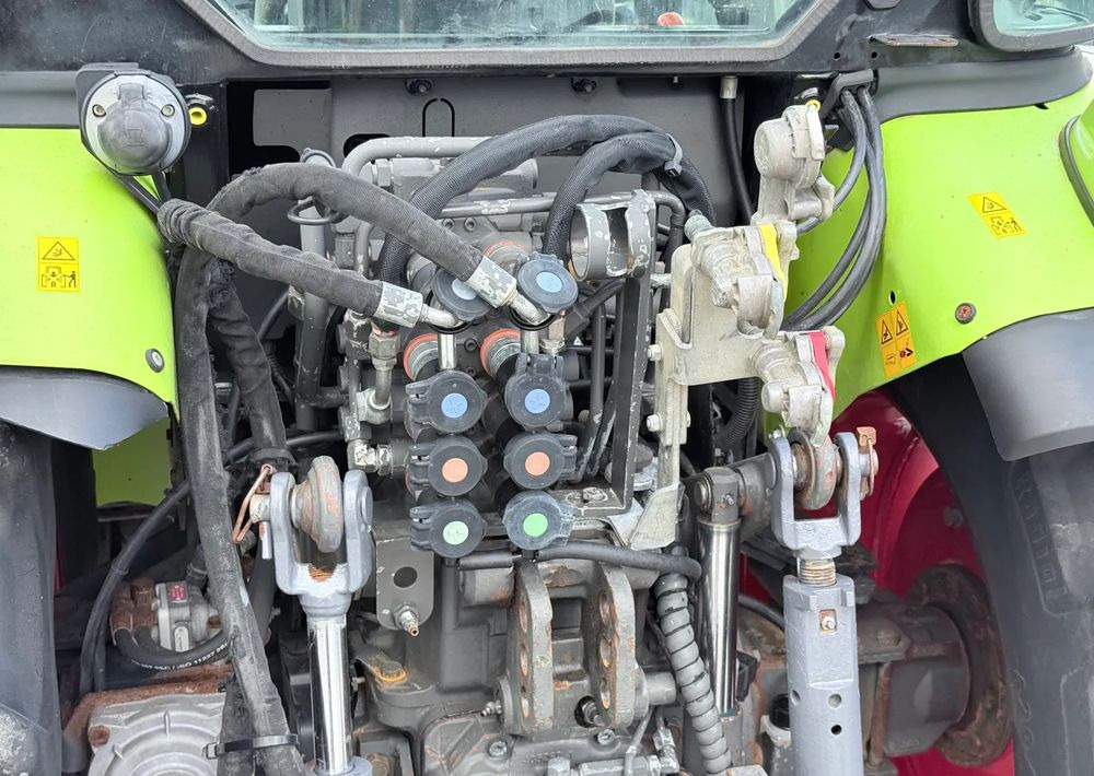 Traktor Claas * Ciągnik Traktor CLAAS 240 F NEXOS * 4x4 * Sadowniczy * Tur MX F304 * TUZ * Wałek WOM: 12 kép. Traktor Claas * Ciągnik Traktor CLAAS 240 F NEXOS * 4x4 * Sadowniczy * Tur MX F304 * TUZ * Wałek WOM: 12 kép.