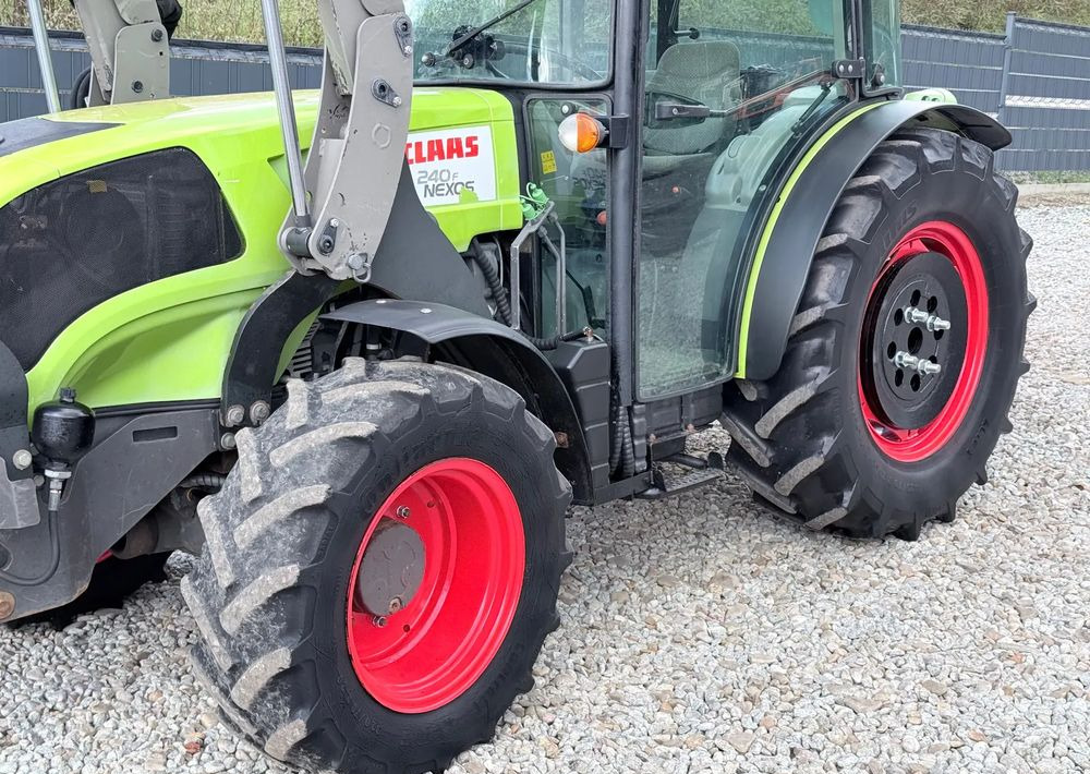 Traktor Claas * Ciągnik Traktor CLAAS 240 F NEXOS * 4x4 * Sadowniczy * Tur MX F304 * TUZ * Wałek WOM: 6 kép. Traktor Claas * Ciągnik Traktor CLAAS 240 F NEXOS * 4x4 * Sadowniczy * Tur MX F304 * TUZ * Wałek WOM: 6 kép.