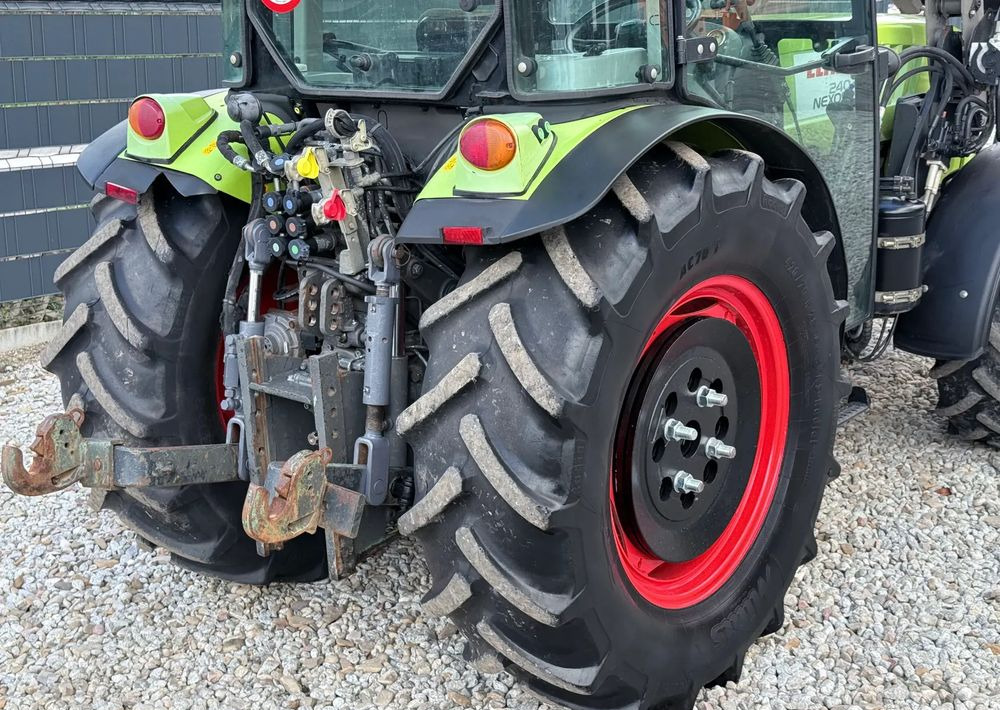 Traktor Claas * Ciągnik Traktor CLAAS 240 F NEXOS * 4x4 * Sadowniczy * Tur MX F304 * TUZ * Wałek WOM: 19 kép. Traktor Claas * Ciągnik Traktor CLAAS 240 F NEXOS * 4x4 * Sadowniczy * Tur MX F304 * TUZ * Wałek WOM: 19 kép.