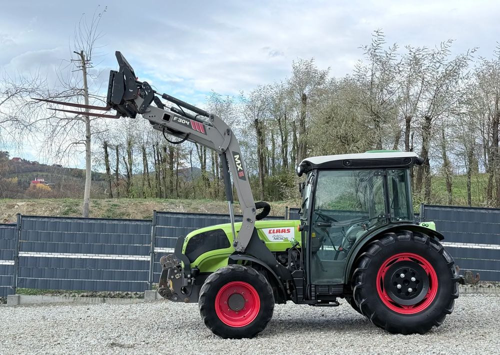 Traktor Claas * Ciągnik Traktor CLAAS 240 F NEXOS * 4x4 * Sadowniczy * Tur MX F304 * TUZ * Wałek WOM: 7 kép. Traktor Claas * Ciągnik Traktor CLAAS 240 F NEXOS * 4x4 * Sadowniczy * Tur MX F304 * TUZ * Wałek WOM: 7 kép.