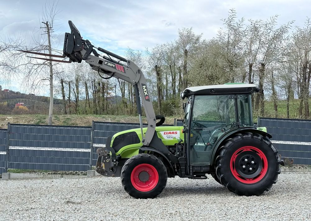 Traktor Claas * Ciągnik Traktor CLAAS 240 F NEXOS * 4x4 * Sadowniczy * Tur MX F304 * TUZ * Wałek WOM: 8 kép. Traktor Claas * Ciągnik Traktor CLAAS 240 F NEXOS * 4x4 * Sadowniczy * Tur MX F304 * TUZ * Wałek WOM: 8 kép.