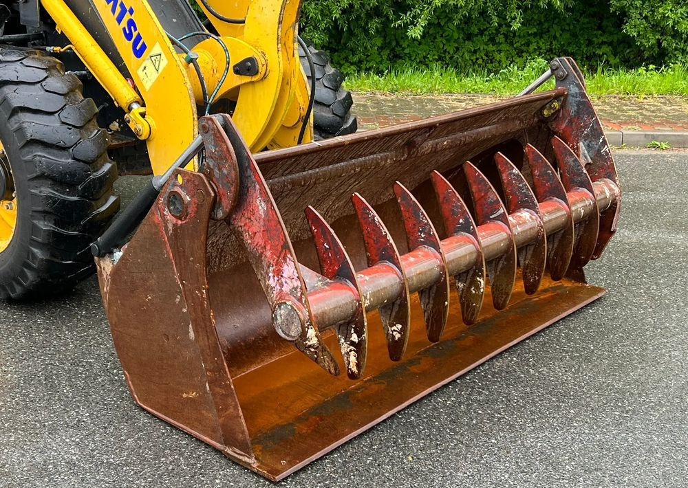 Komatsu Ładowarka KOMATSU WA 90 STAN IDEALNY - Gumikerekes homlokrakodó: 3 kép. Komatsu Ładowarka KOMATSU WA 90 STAN IDEALNY - Gumikerekes homlokrakodó: 3 kép.