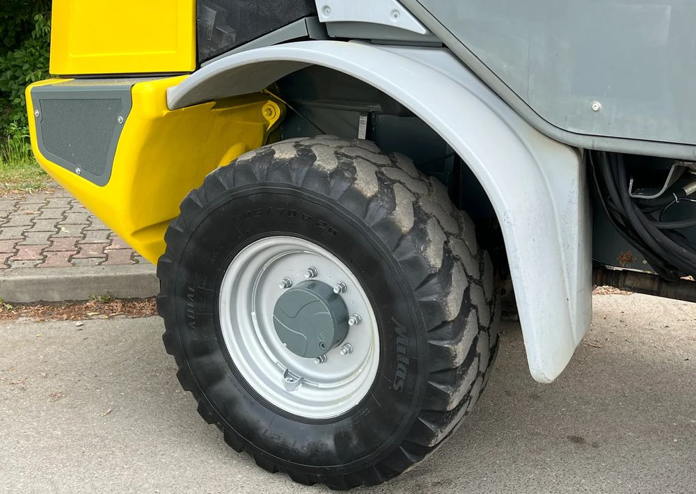 Kramer * Kramer Allrad Neuson 950 * Ładowarka * Sprowadzona * Bardzo Dobry Stan - Gumikerekes homlokrakodó: 5 kép. Kramer * Kramer Allrad Neuson 950 * Ładowarka * Sprowadzona * Bardzo Dobry Stan - Gumikerekes homlokrakodó: 5 kép.