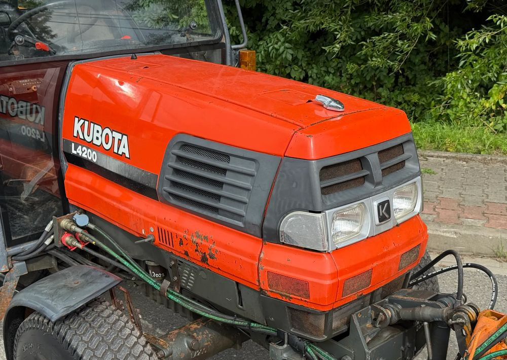 Kubota * Traktor KUBOTA L4200 * 4x4 * Pług Piaskarka * Wałek Przód Tył * Sprowadzony* Zimowe Utrzymanie - Traktor: 5 kép. Kubota * Traktor KUBOTA L4200 * 4x4 * Pług Piaskarka * Wałek Przód Tył * Sprowadzony* Zimowe Utrzymanie - Traktor: 5 kép.