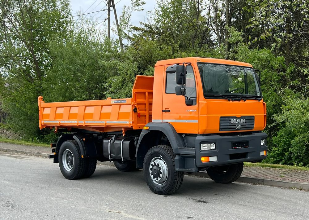 MAN * LE 280 B * MAN * 4x4 * Kiper Wywrotka x3 * Meiller * Sprowadzony * Stan Perfekcyjny * - Billenőplatós teherautó: 2 kép. MAN * LE 280 B * MAN * 4x4 * Kiper Wywrotka x3 * Meiller * Sprowadzony * Stan Perfekcyjny * - Billenőplatós teherautó: 2 kép.