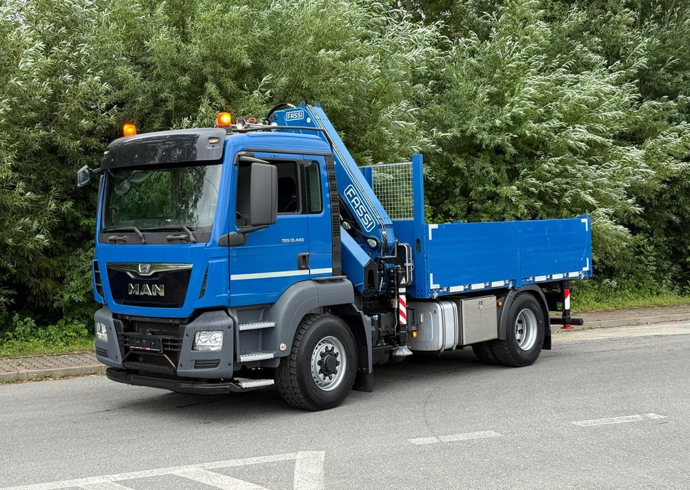MAN * MAN 18.440 TGS * 4x4 * HDS Fassi F215 * Sprowadzony * 95 000 KM ! * Stan Jak Nowy - Platós teherautó, Darus autó: 2 kép. MAN * MAN 18.440 TGS * 4x4 * HDS Fassi F215 * Sprowadzony * 95 000 KM ! * Stan Jak Nowy - Platós teherautó, Darus autó: 2 kép.