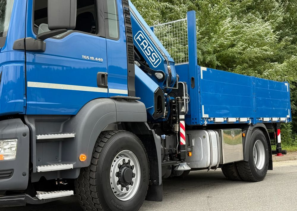 MAN * MAN 18.440 TGS * 4x4 * HDS Fassi F215 * Sprowadzony * 95 000 KM ! * Stan Jak Nowy - Platós teherautó, Darus autó: 5 kép. MAN * MAN 18.440 TGS * 4x4 * HDS Fassi F215 * Sprowadzony * 95 000 KM ! * Stan Jak Nowy - Platós teherautó, Darus autó: 5 kép.