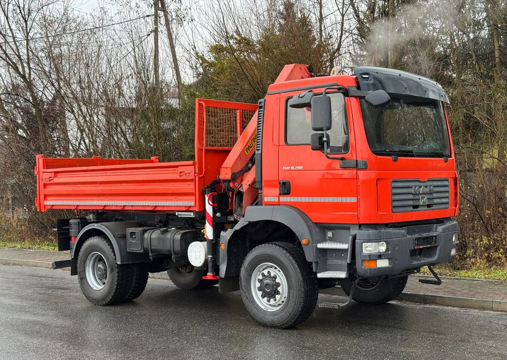 MAN * TGM 18-280 MAN 4x4 HDS Palfinger PK10500 * Kiper Wywrotka * Bardzo Dobry Stan - Billenőplatós teherautó: 2 kép. MAN * TGM 18-280 MAN 4x4 HDS Palfinger PK10500 * Kiper Wywrotka * Bardzo Dobry Stan - Billenőplatós teherautó: 2 kép.