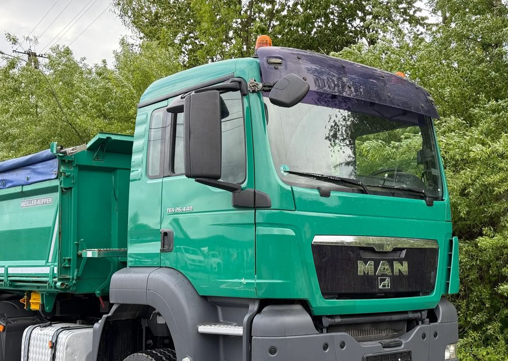 MAN * TGS 26.440 MAN * Kiper / Wywrotka * 6x6 * Sprowadzona * Bordmatik * Stan Perfekcyjny - Billenőplatós teherautó: 3 kép. MAN * TGS 26.440 MAN * Kiper / Wywrotka * 6x6 * Sprowadzona * Bordmatik * Stan Perfekcyjny - Billenőplatós teherautó: 3 kép.