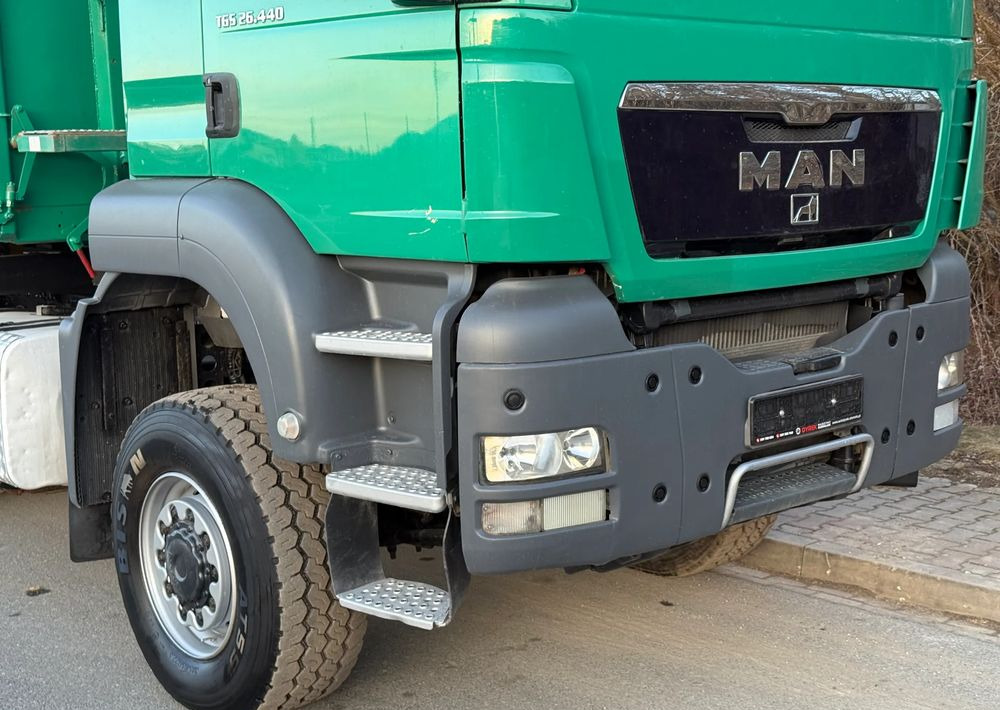 MAN * TGS 26.440 MAN * Kiper / Wywrotka * 6x6 * Sprowadzona * Bordmatik * Stan Perfekcyjny - Billenőplatós teherautó: 3 kép. MAN * TGS 26.440 MAN * Kiper / Wywrotka * 6x6 * Sprowadzona * Bordmatik * Stan Perfekcyjny - Billenőplatós teherautó: 3 kép.