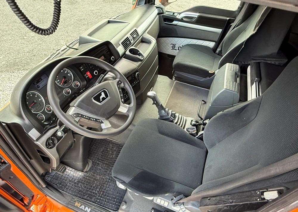 MAN * TGS 26.480 MAN * Kiper / Wywrotka * 6x4 * Sprowadzona * Bordmatik * Stan Perfekcyjny - Billenőplatós teherautó: 5 kép. MAN * TGS 26.480 MAN * Kiper / Wywrotka * 6x4 * Sprowadzona * Bordmatik * Stan Perfekcyjny - Billenőplatós teherautó: 5 kép.
