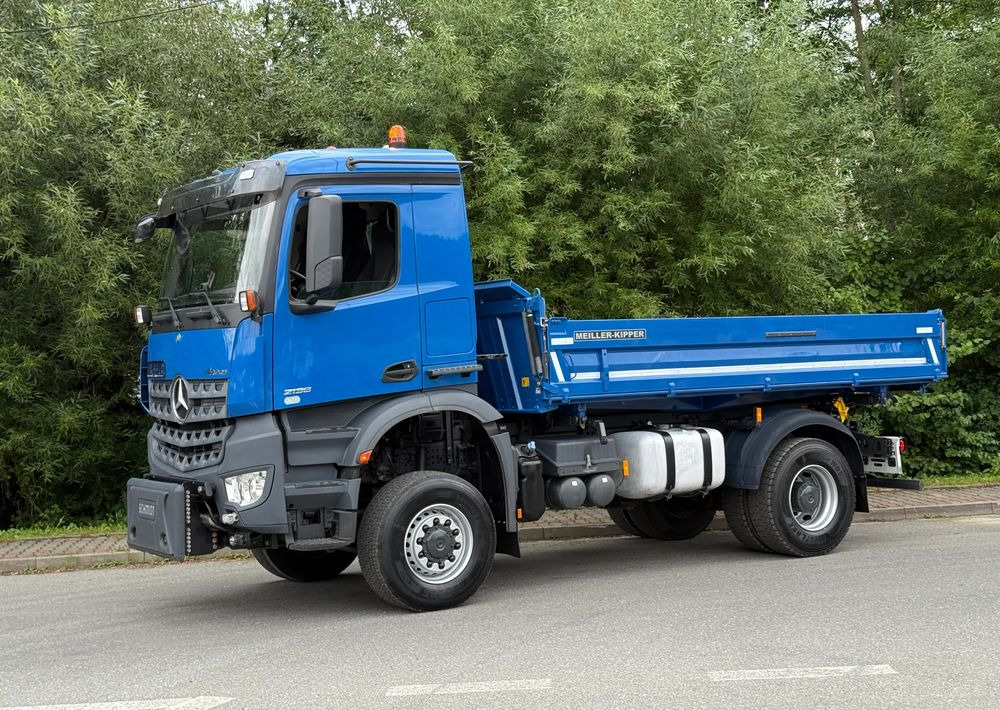 Mercedes-Benz * Arocs * 4X4 * JAK NOWY * Wywrotka Kiper Meiller * Sprowadzony * 80.700 km Oryginalnie * Mercedes - Billenőplatós teherautó: 3 kép. Mercedes-Benz * Arocs * 4X4 * JAK NOWY * Wywrotka Kiper Meiller * Sprowadzony * 80.700 km Oryginalnie * Mercedes - Billenőplatós teherautó: 3 kép.