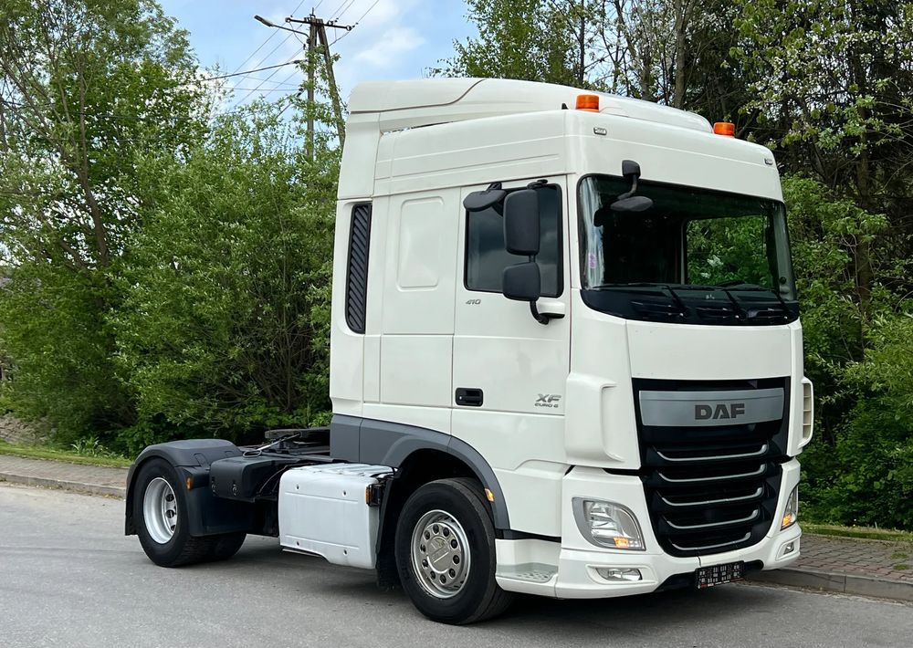 DAF * DAF XF 106 * SPROWADZONY * SUPER STAN CIĄGNIK SIODŁOWY Euro 6 - Nyergesvontató: 1 kép. DAF * DAF XF 106 * SPROWADZONY * SUPER STAN CIĄGNIK SIODŁOWY Euro 6 - Nyergesvontató: 1 kép.