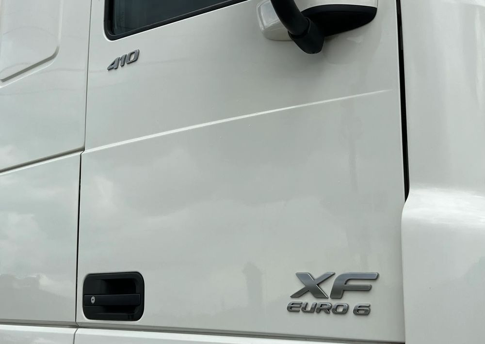 DAF * DAF XF 106 * SPROWADZONY * SUPER STAN CIĄGNIK SIODŁOWY Euro 6 - Nyergesvontató: 5 kép. DAF * DAF XF 106 * SPROWADZONY * SUPER STAN CIĄGNIK SIODŁOWY Euro 6 - Nyergesvontató: 5 kép.